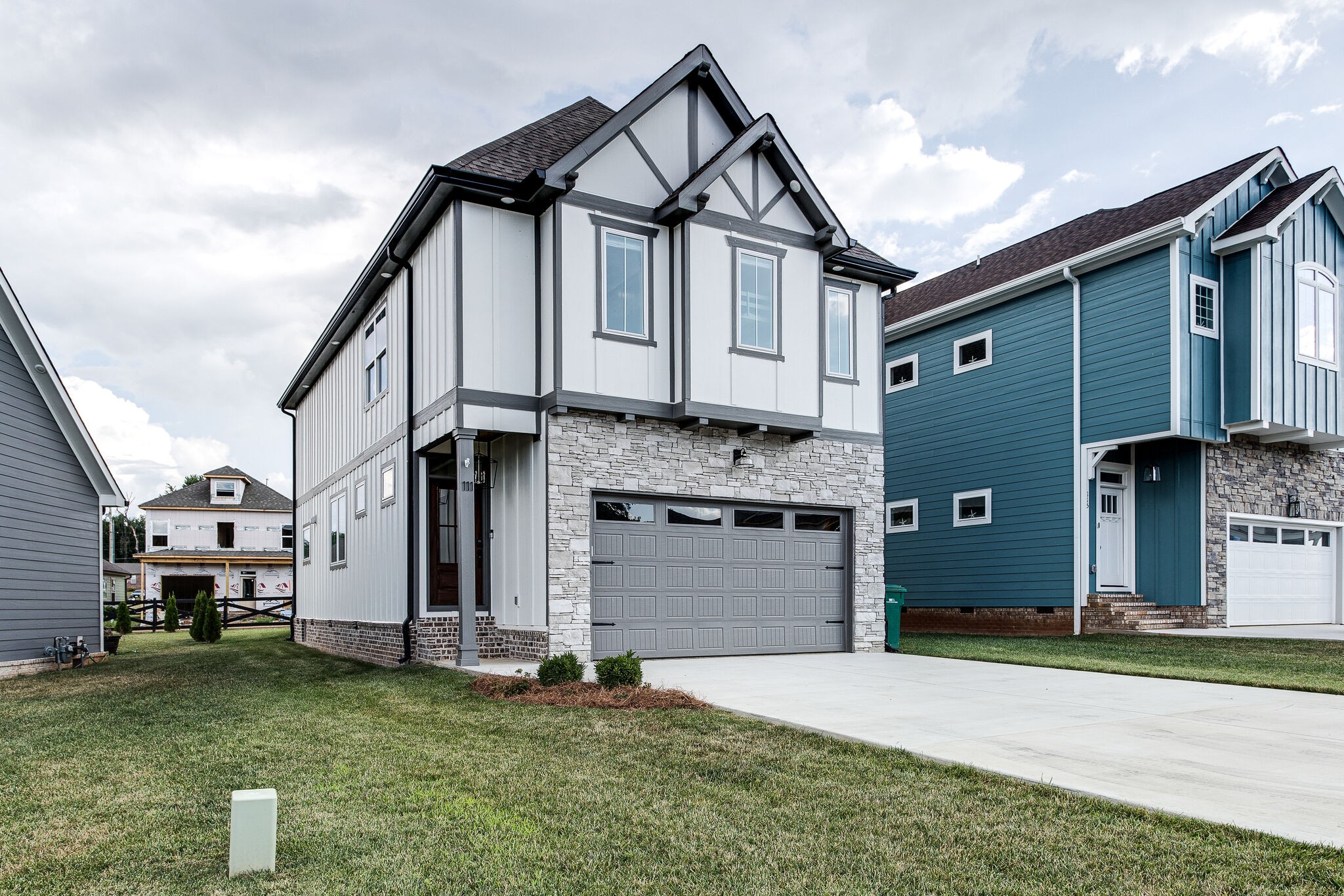 111 Barefoot Way Winchester, TN 37398 - Photo 2 of 33 a front view of a house with a yard