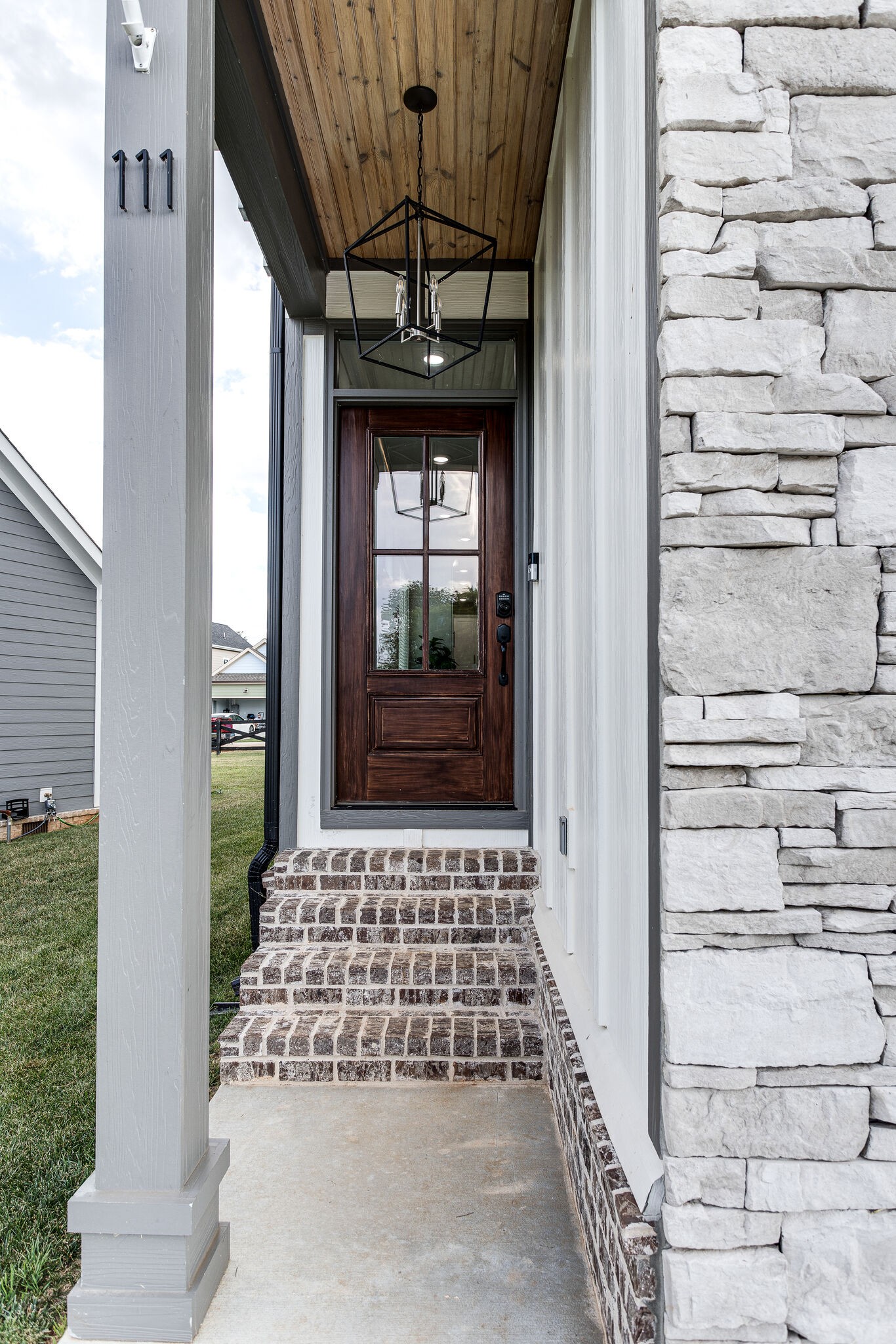 111 Barefoot Way Winchester, TN 37398 - Photo 3 of 33 a view of an entryway