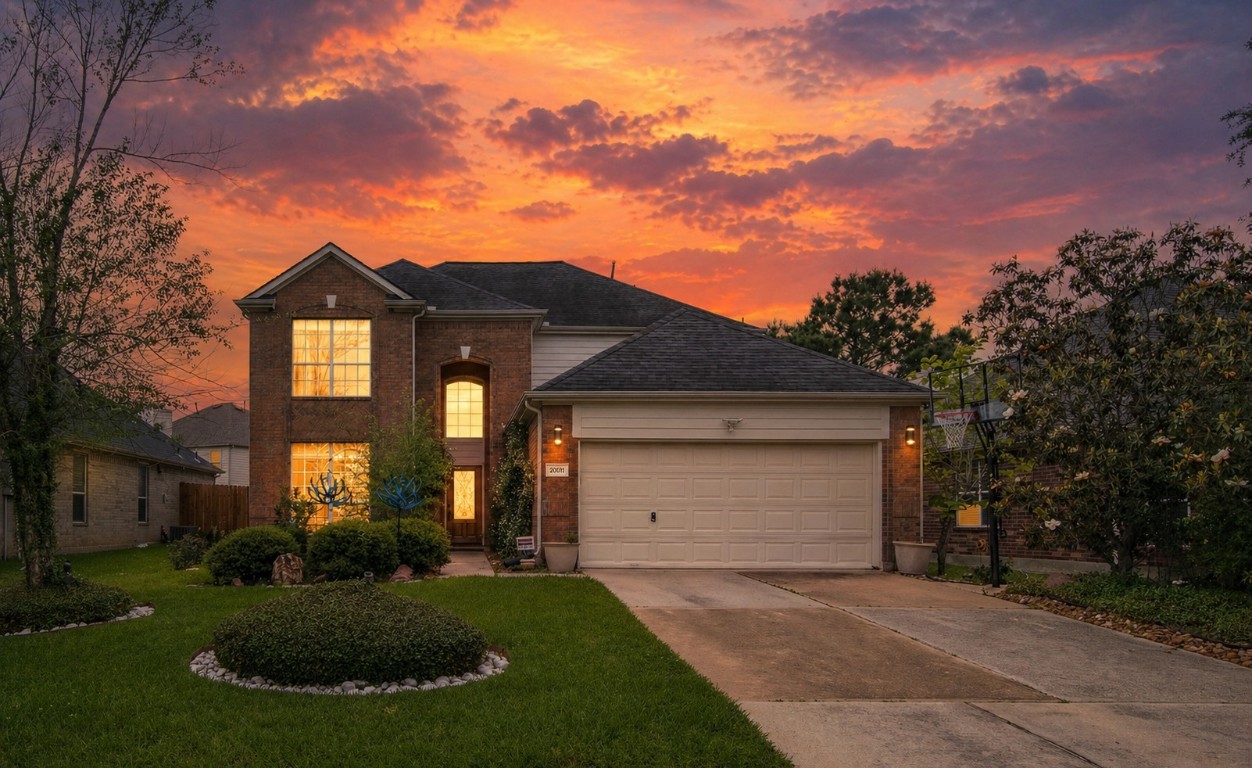 Louettal Lakes home located in popular Klein ISD with updates.