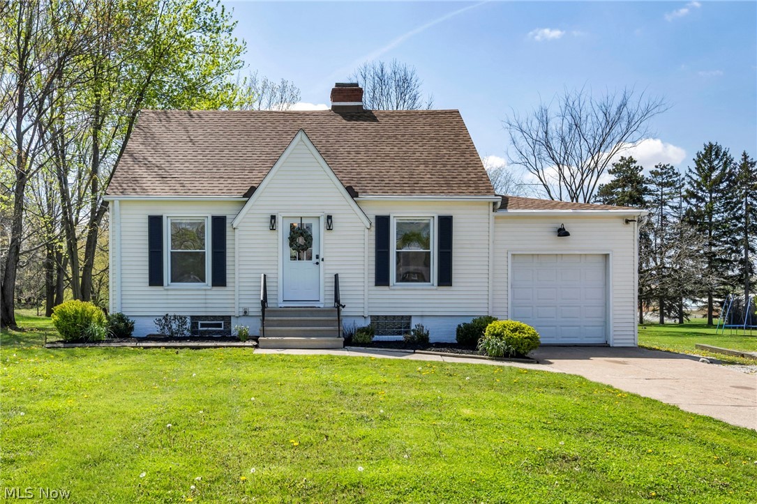 375 Hillside Road Seven Hills, OH 44131 - Photo 1 of 47