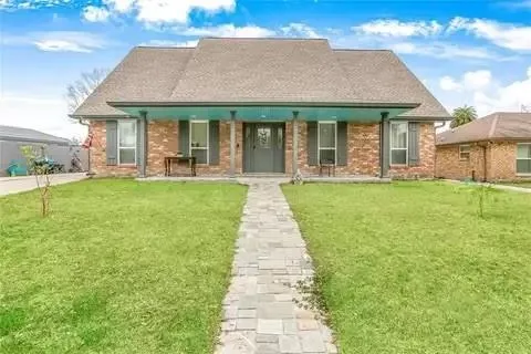 $263,000 | 419 Palm Drive, Braithwaite, LA 70040