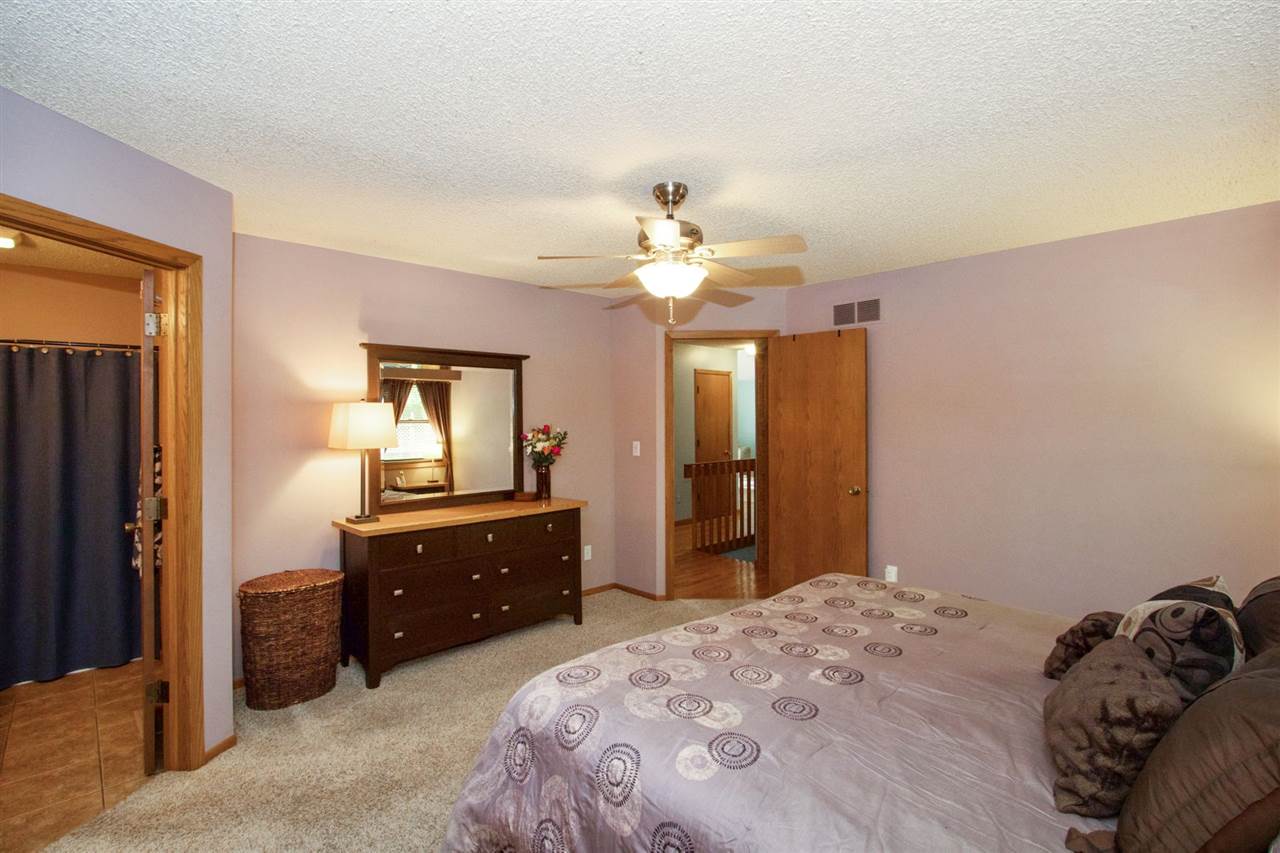 1935 Holiday Road Coralville, IA 52241 - Photo 14 of 31 Gallery Image 14