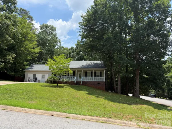 $340,000 | 147 Valley Glen Drive, Troutman, NC 28166