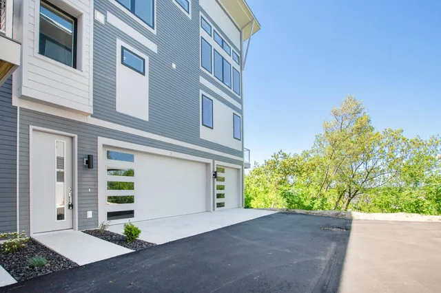 $749,900 | 631 Fairview Avenue Northeast, Unit 3, Grand Rapids, MI 49503