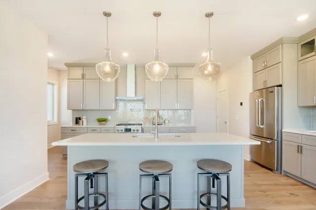 $749,900 | 631 Fairview Avenue Northeast, Unit 3, Grand Rapids, MI 49503