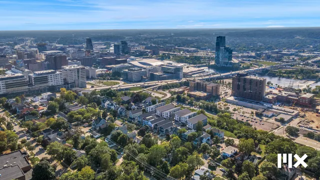 $749,900 | 631 Fairview Avenue Northeast, Unit 3, Grand Rapids, MI 49503