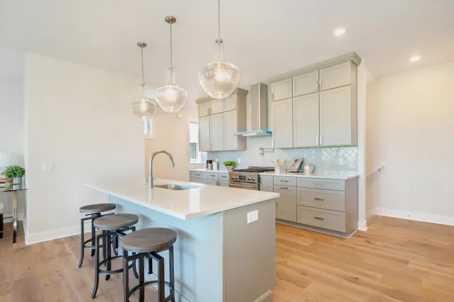 $749,900 | 631 Fairview Avenue Northeast, Unit 3, Grand Rapids, MI 49503