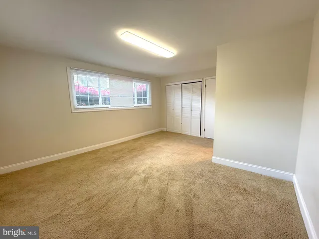 a view of empty room with window