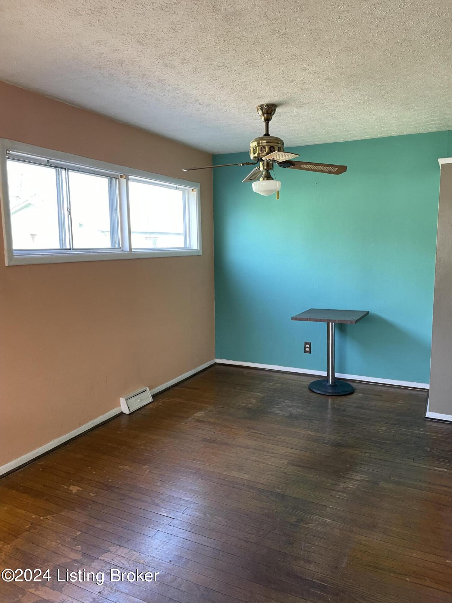 4913 Raven Road Louisville, KY 40213 - Photo 4 of 23 dining room
