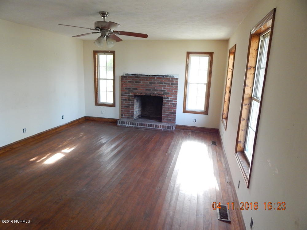 2135 Allen Williams Road Williamston, NC 27892 - Photo 5 of 9 interior after i