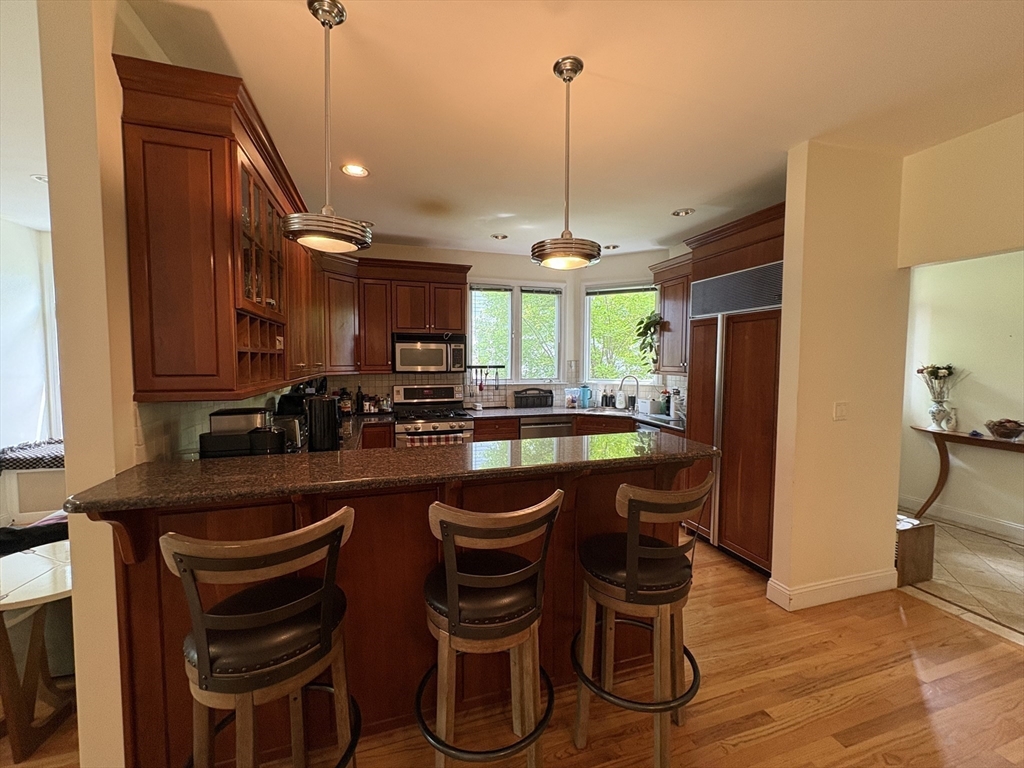 27 Tanglewood Road, Unit 27 Newton, MA 02459 - Photo 3 of 16