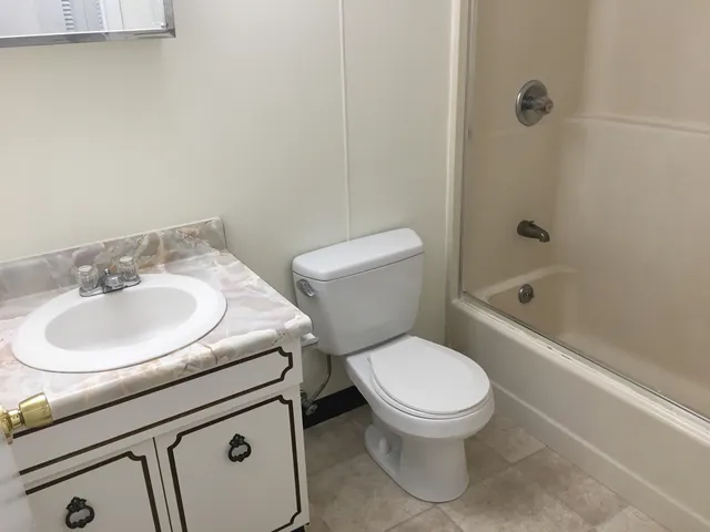 $1,799 | 3981 Brown Avenue, Unit 75, Manchester, NH 03103