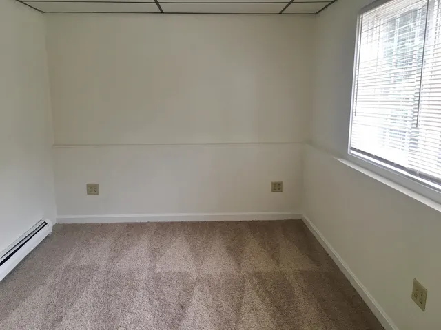 $1,799 | 3981 Brown Avenue, Unit 75, Manchester, NH 03103