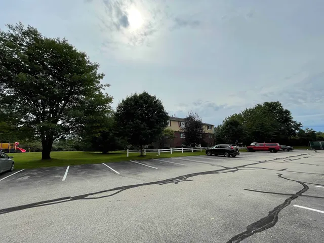 $1,799 | 3981 Brown Avenue, Unit 75, Manchester, NH 03103