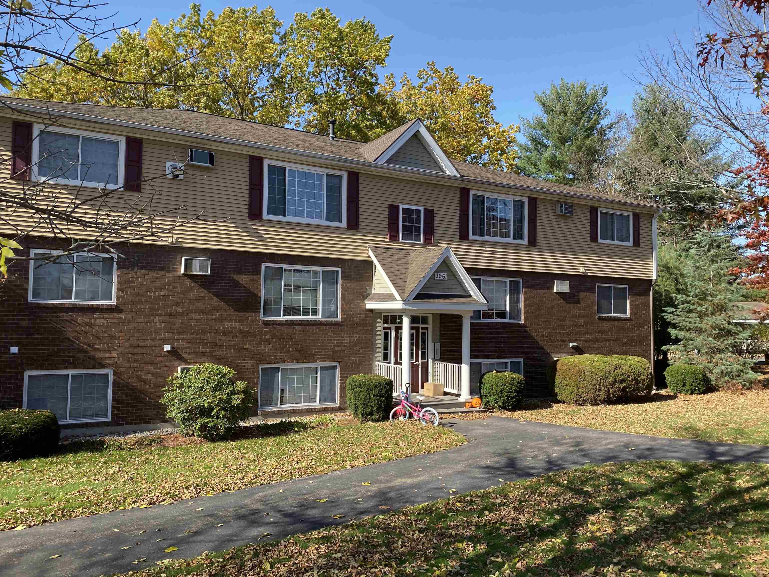 3981 Brown Avenue, Unit 75 Manchester, NH 03103 - Photo 8 of 37