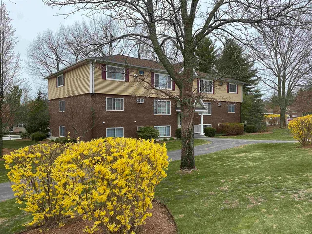 $1,799 | 3981 Brown Avenue, Unit 75, Manchester, NH 03103