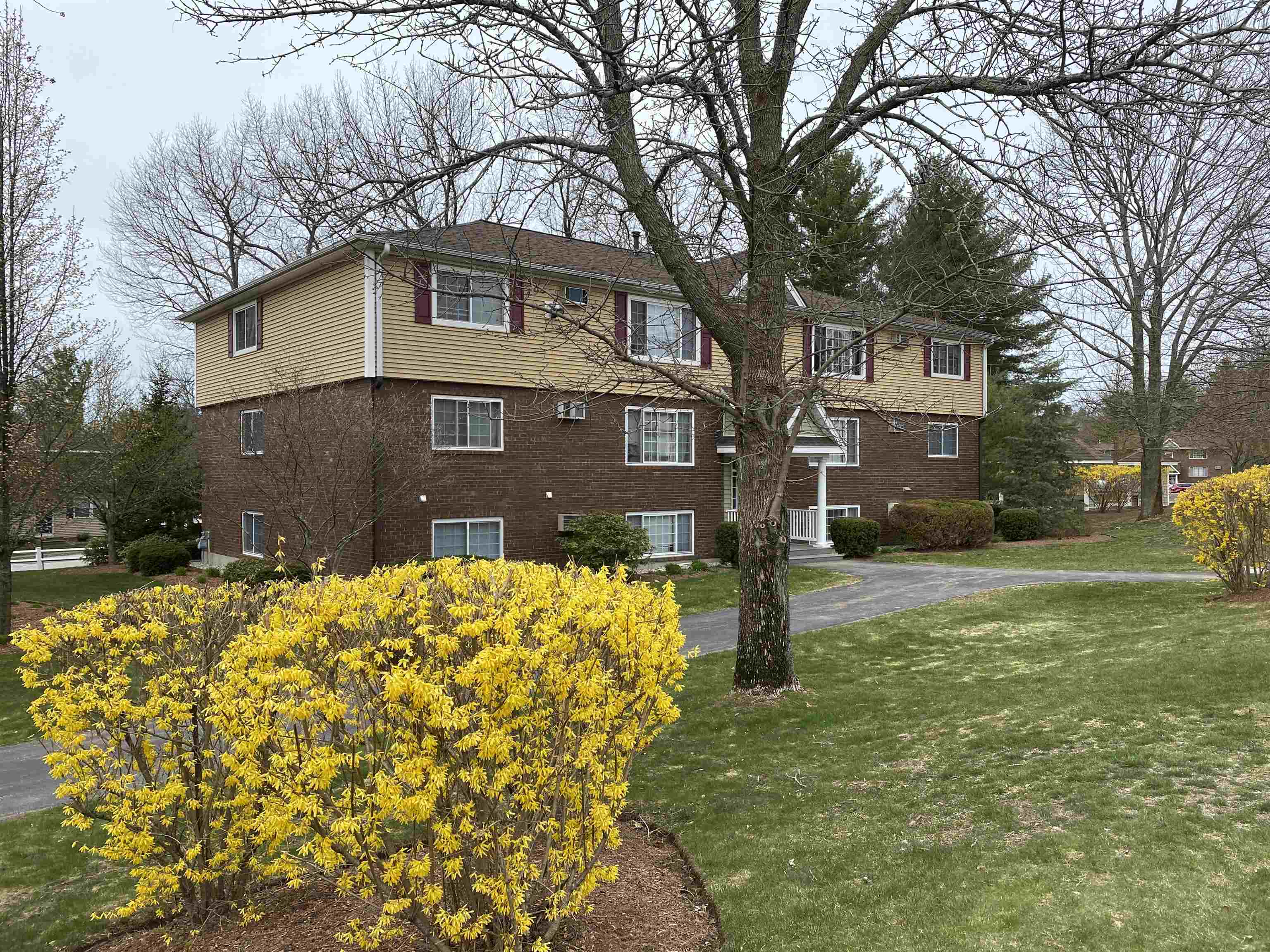 3981 Brown Avenue, Unit 75 Manchester, NH 03103 - Photo 10 of 37