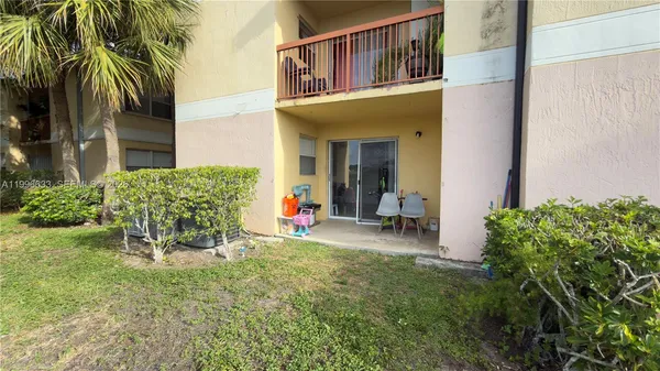 $1,980 | 7610 Westwood Drive, Unit 109, Tamarac, FL 33321