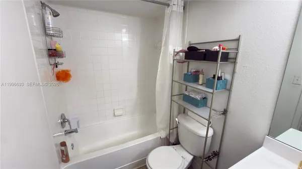 $1,980 | 7610 Westwood Drive, Unit 109, Tamarac, FL 33321