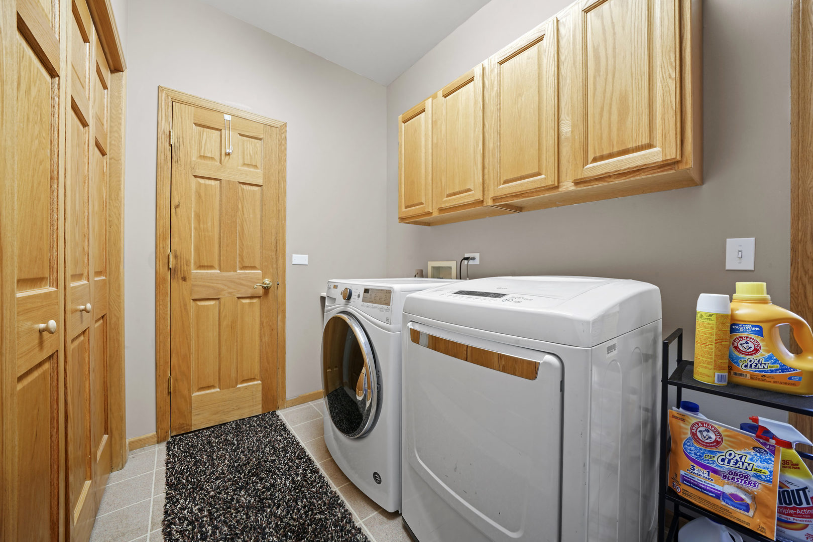 10808 Michigan Drive Spring Grove, IL 60081 - Photo 15 of 26 a utility room with dryer and washer