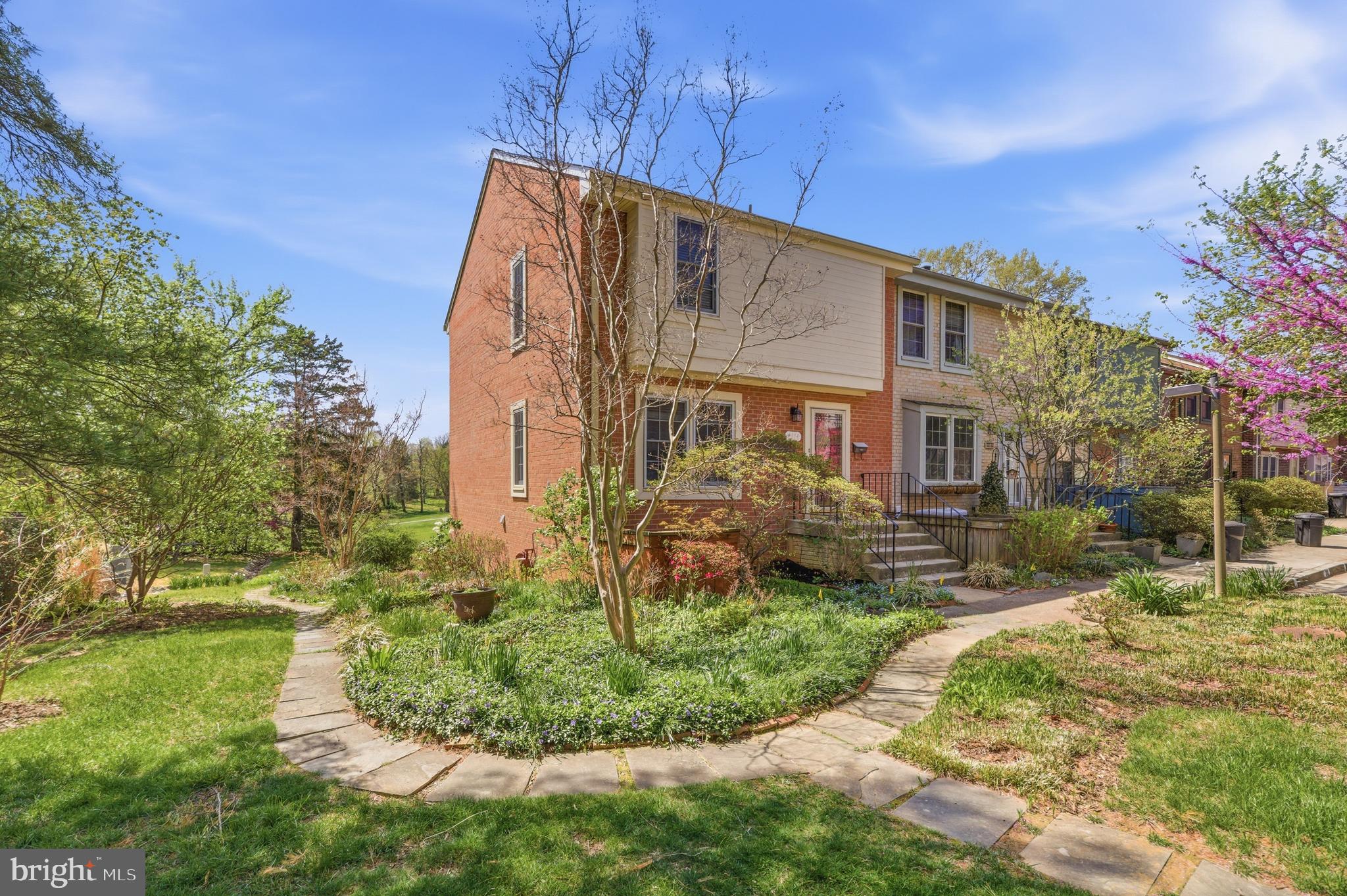 2174 Golf Course Drive Reston, VA 20191 - Photo 5 of 19 Beautiful landscaping
