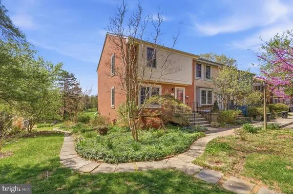 $625,000 | 2174 Golf Course Drive, Reston, VA 20191