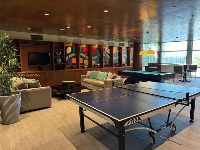 $5,200 | 2681 North Flamingo Road, Unit TH6S, Sunrise, FL 33323