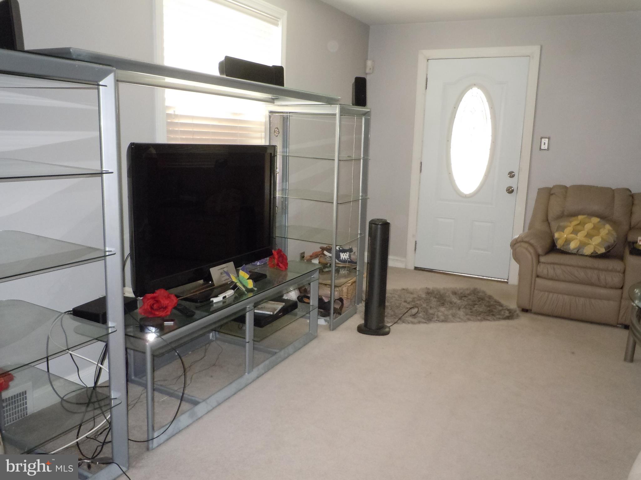 186 Marshall Road Lansdowne, PA 19050 - Photo 20 of 41 Living Room View