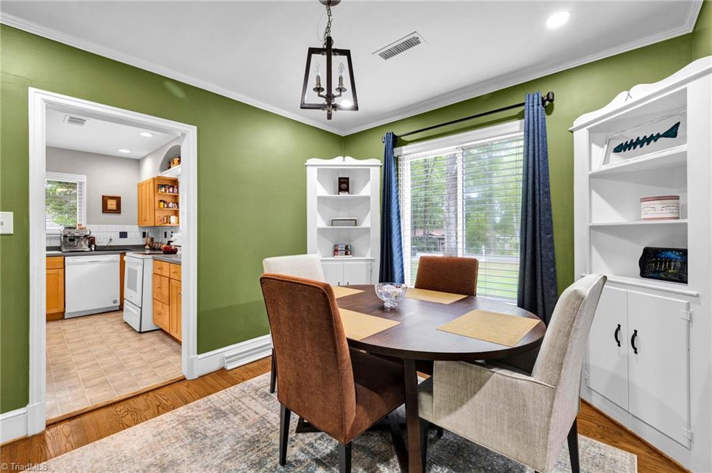 712 Cannon Road Greensboro, NC 27410 - Photo 5 of 31