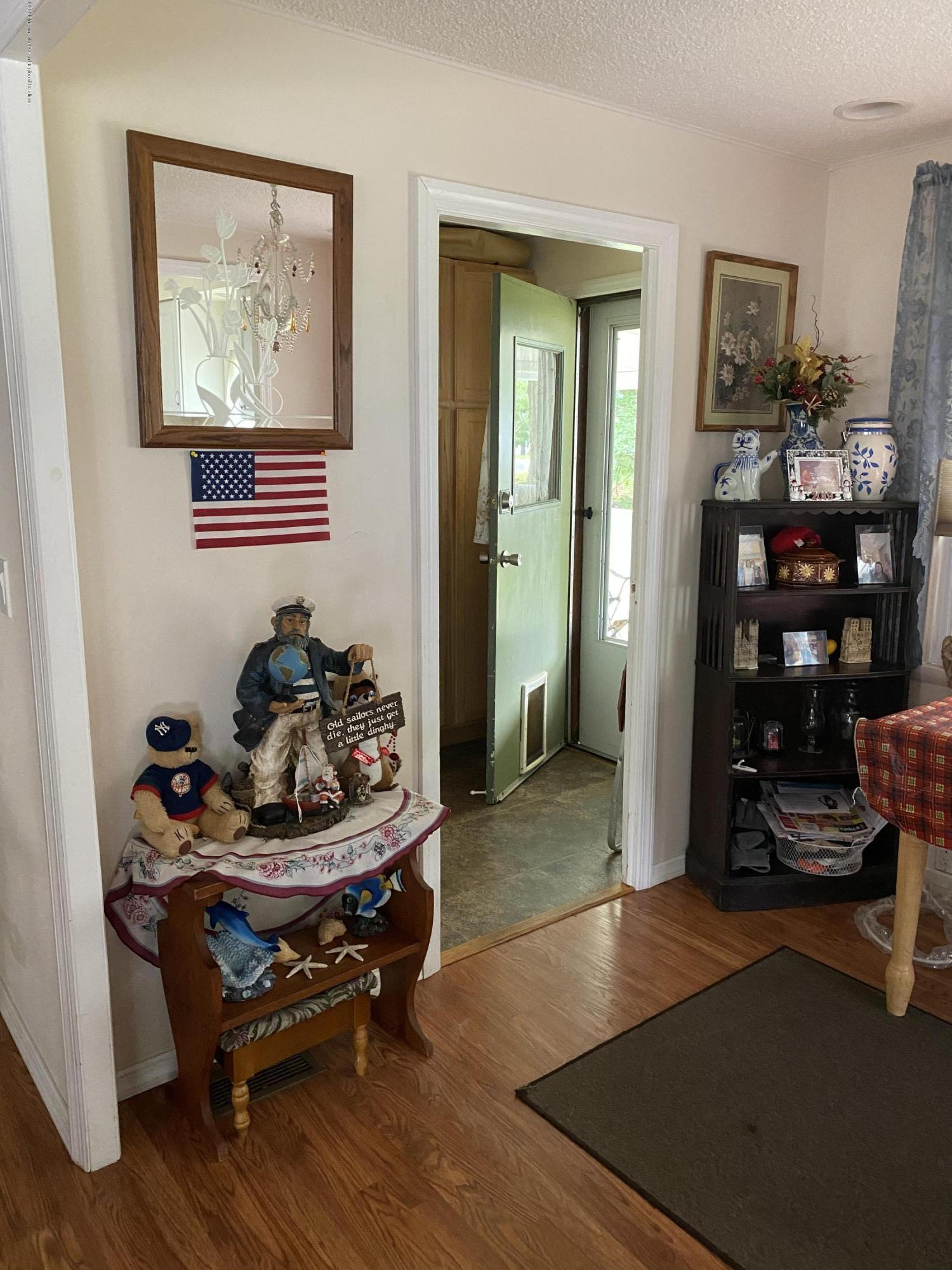 504 Roberts Road Toms River, NJ 08755 - Photo 9 of 34 a room with furniture and gym equipment
