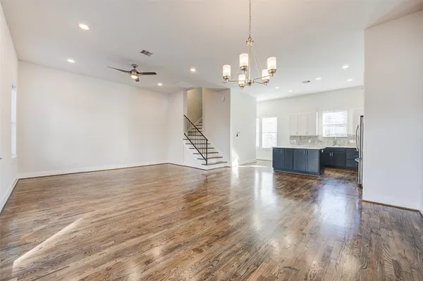 $3,000 | 1605 Colorado Street, Houston, TX 77007
