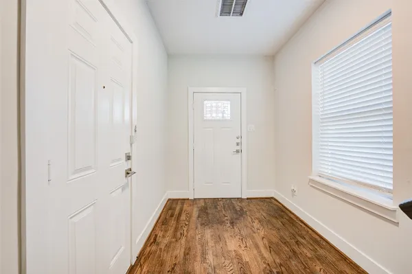 $3,000 | 1605 Colorado Street, Houston, TX 77007