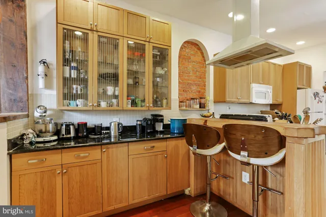 $6,700 | 1116 Monroe Street Northwest, Unit 1, Washington, DC 20010