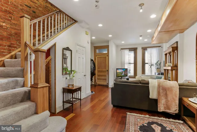 $6,700 | 1116 Monroe Street Northwest, Unit 1, Washington, DC 20010