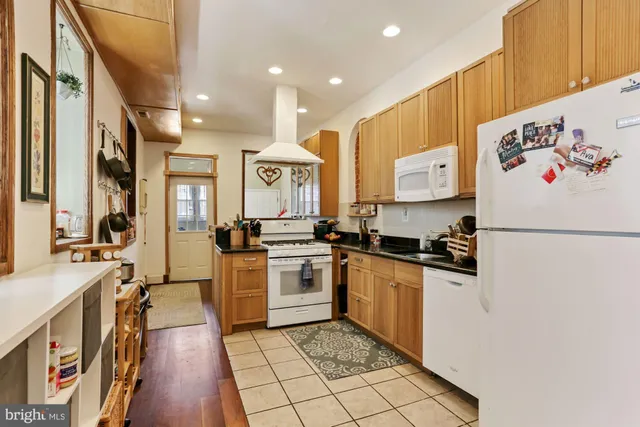 $6,700 | 1116 Monroe Street Northwest, Unit 1, Washington, DC 20010