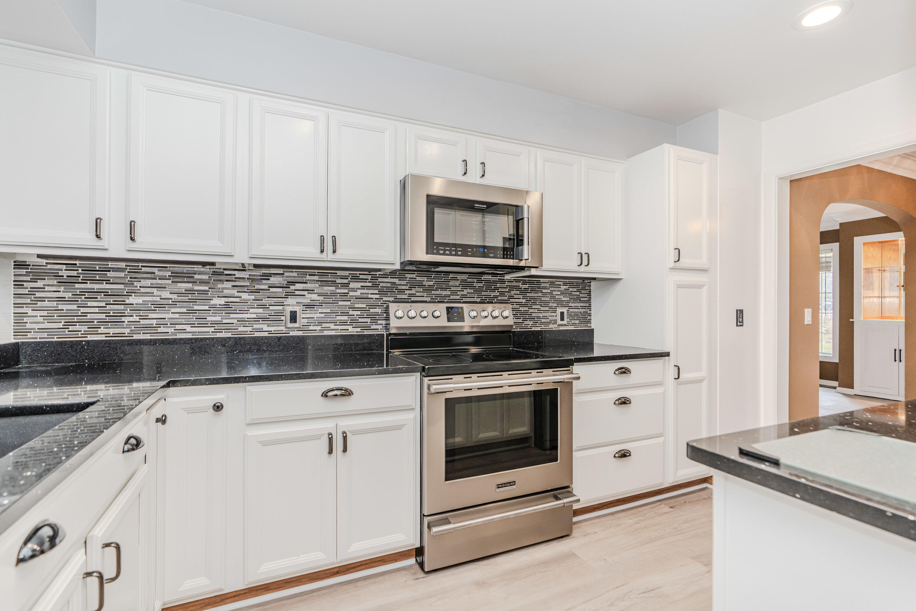 4476 Dublin Road Burton, MI 48529 - Photo 11 of 50 045_86
