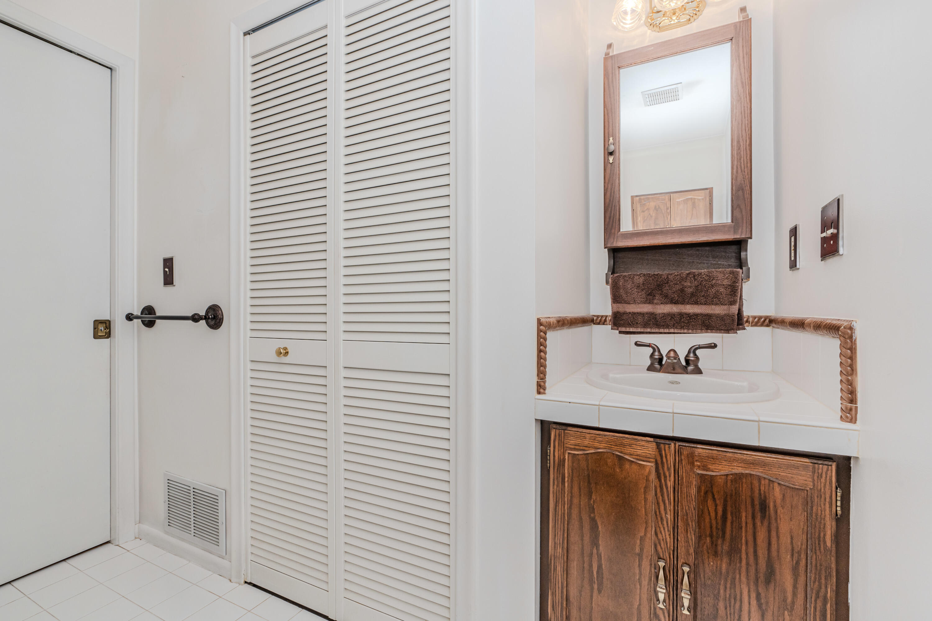 4476 Dublin Road Burton, MI 48529 - Photo 20 of 50 065_109