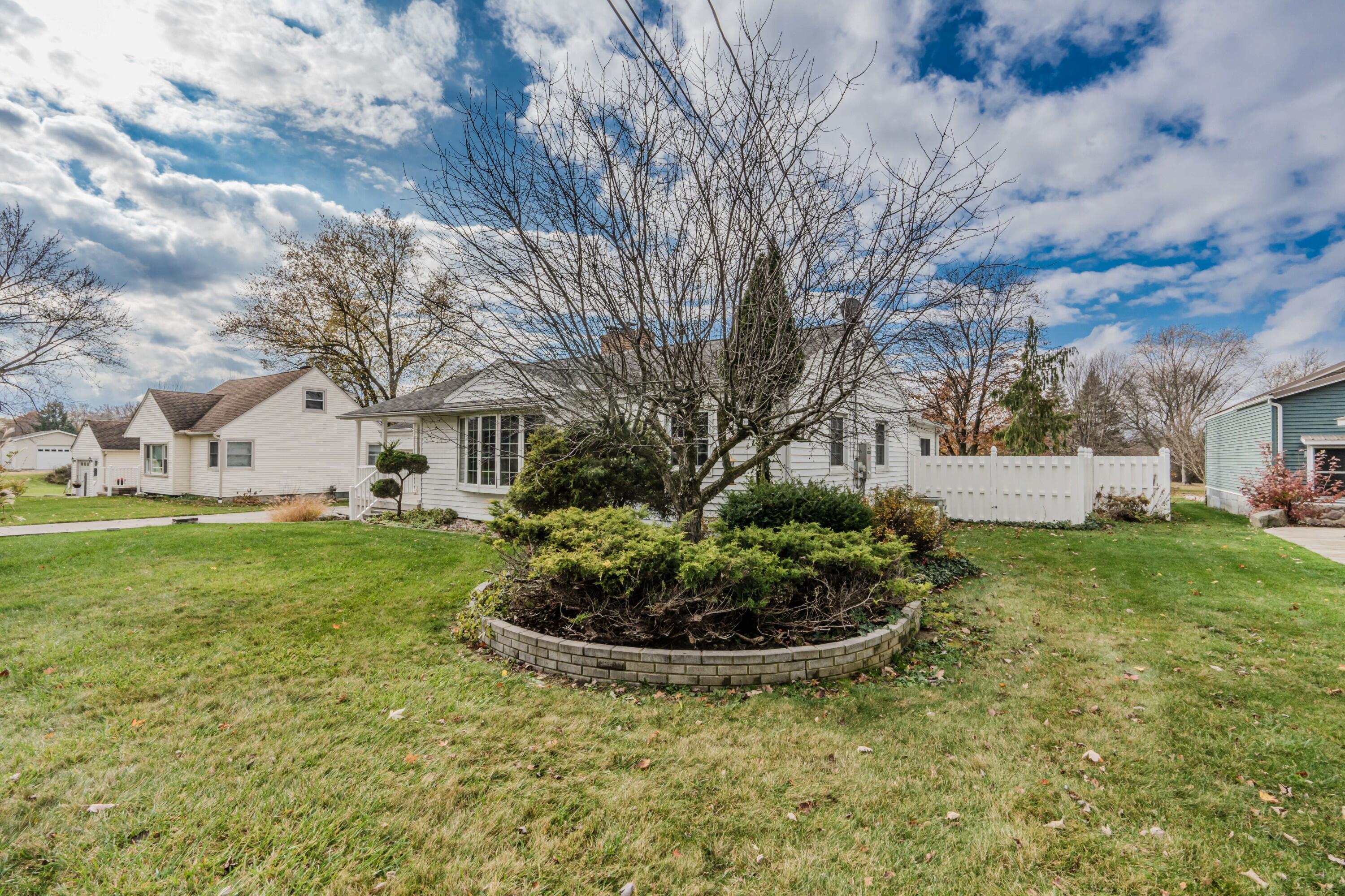 4476 Dublin Road Burton, MI 48529 - Photo 3 of 50 001_56