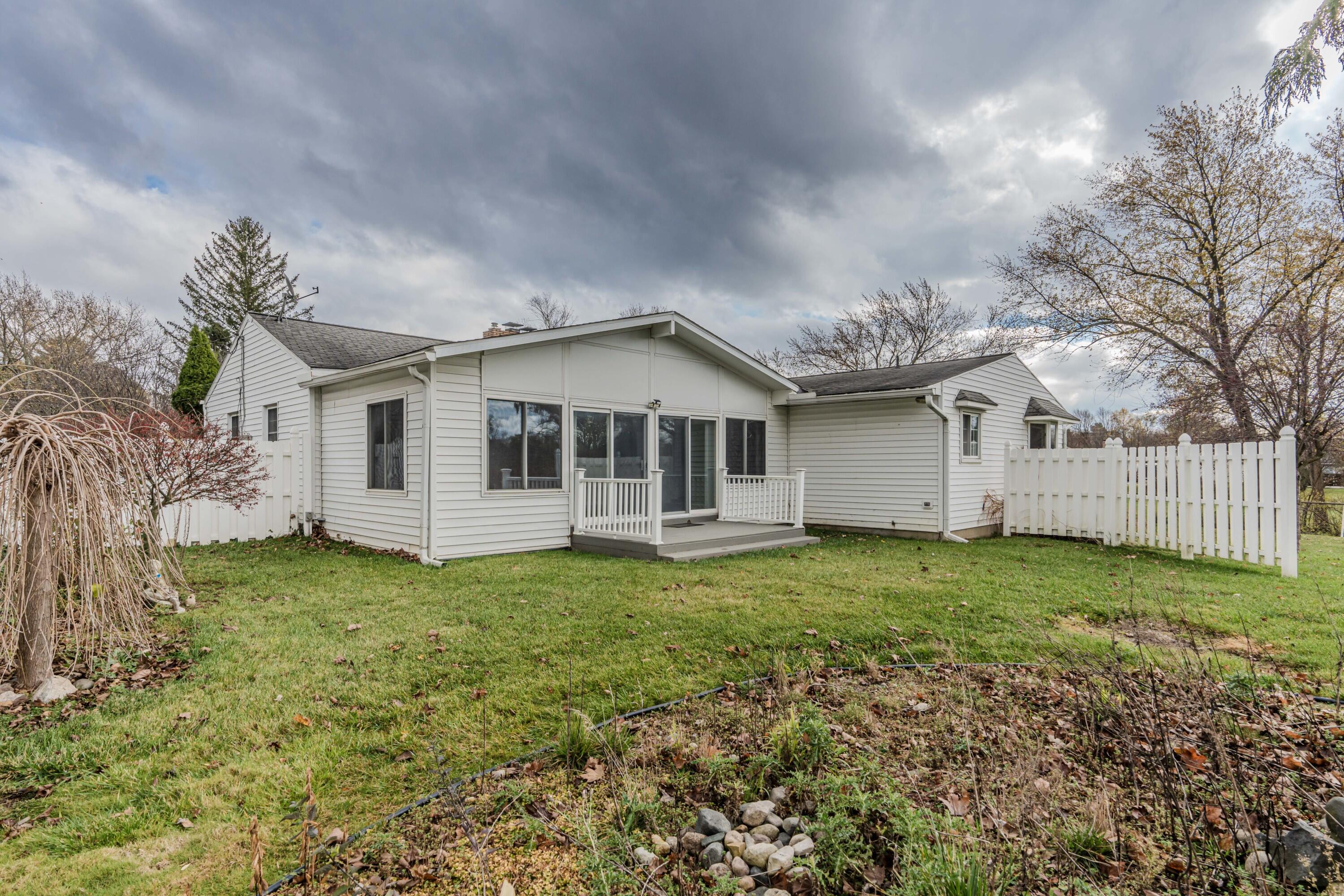 4476 Dublin Road Burton, MI 48529 - Photo 40 of 50 017_60