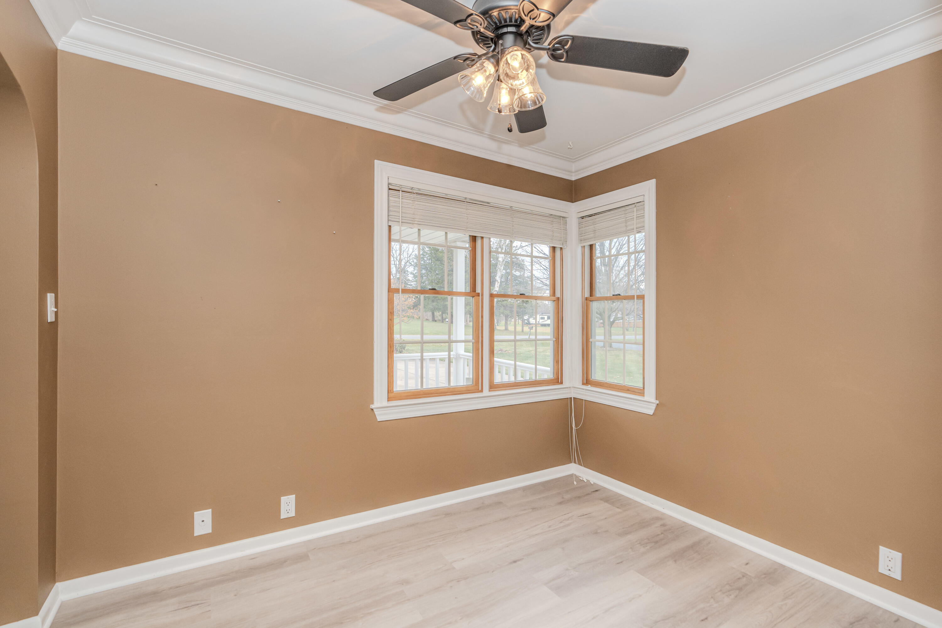 4476 Dublin Road Burton, MI 48529 - Photo 8 of 50 042_84