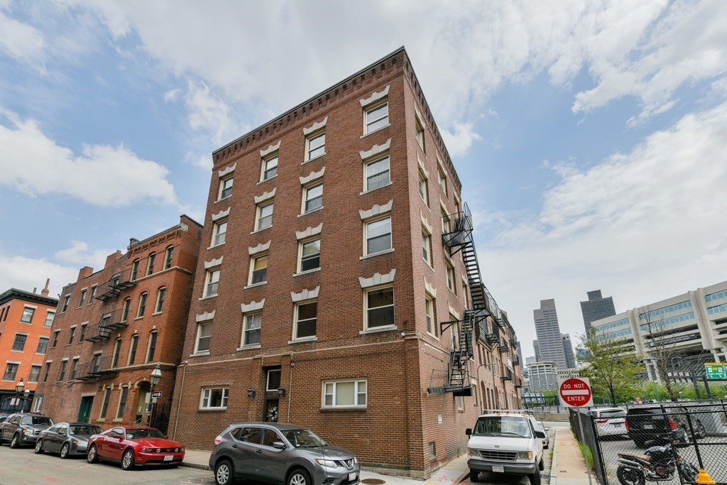 7 Stillman Place, Unit 10 Boston, MA 02113 - Photo 18 of 19