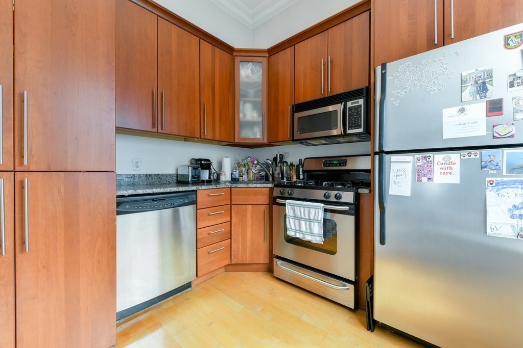 7 Stillman Place, Unit 10 Boston, MA 02113 - Photo 9 of 19