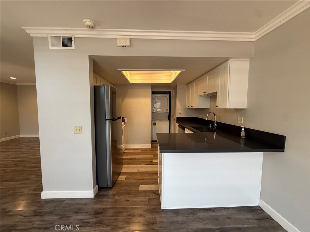 2201 Cheyenne Way, Unit 125 Fullerton, CA 92833 - Photo 12 of 30 a view of a living room and bathroom