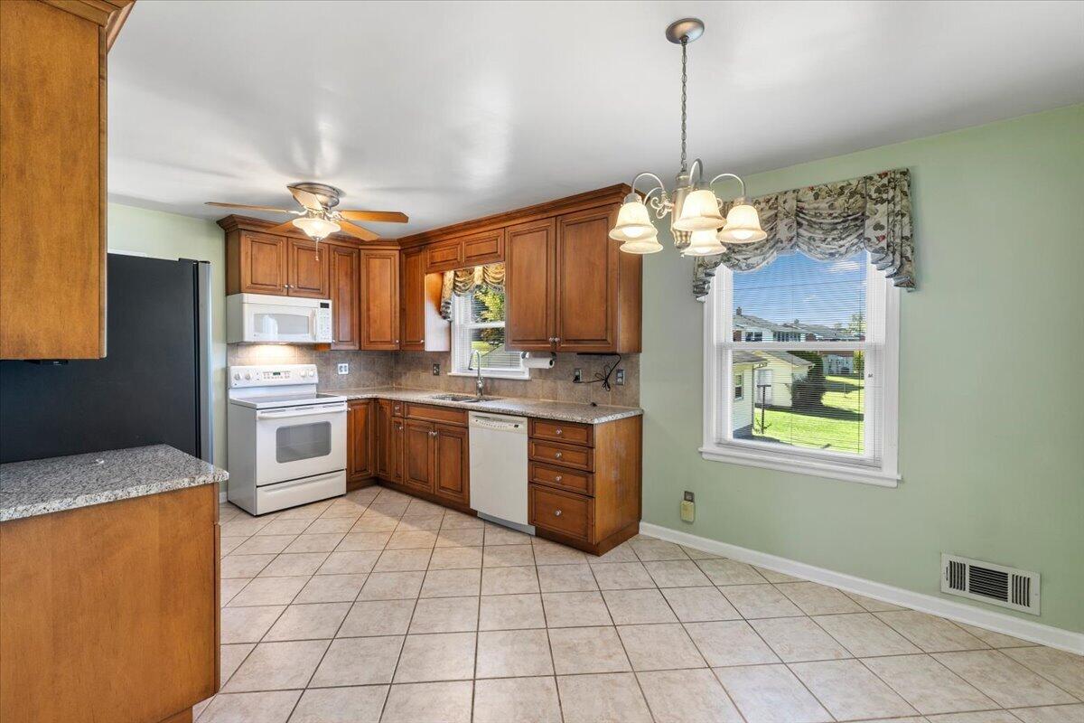 7612 Barrens Road Roanoke, VA 24019 - Photo 13 of 66 12-IMG_7388