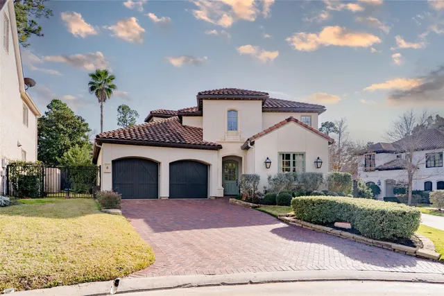 $1,050,000 | 6 Rhapsody Bend Drive, The Woodlands, TX 77382