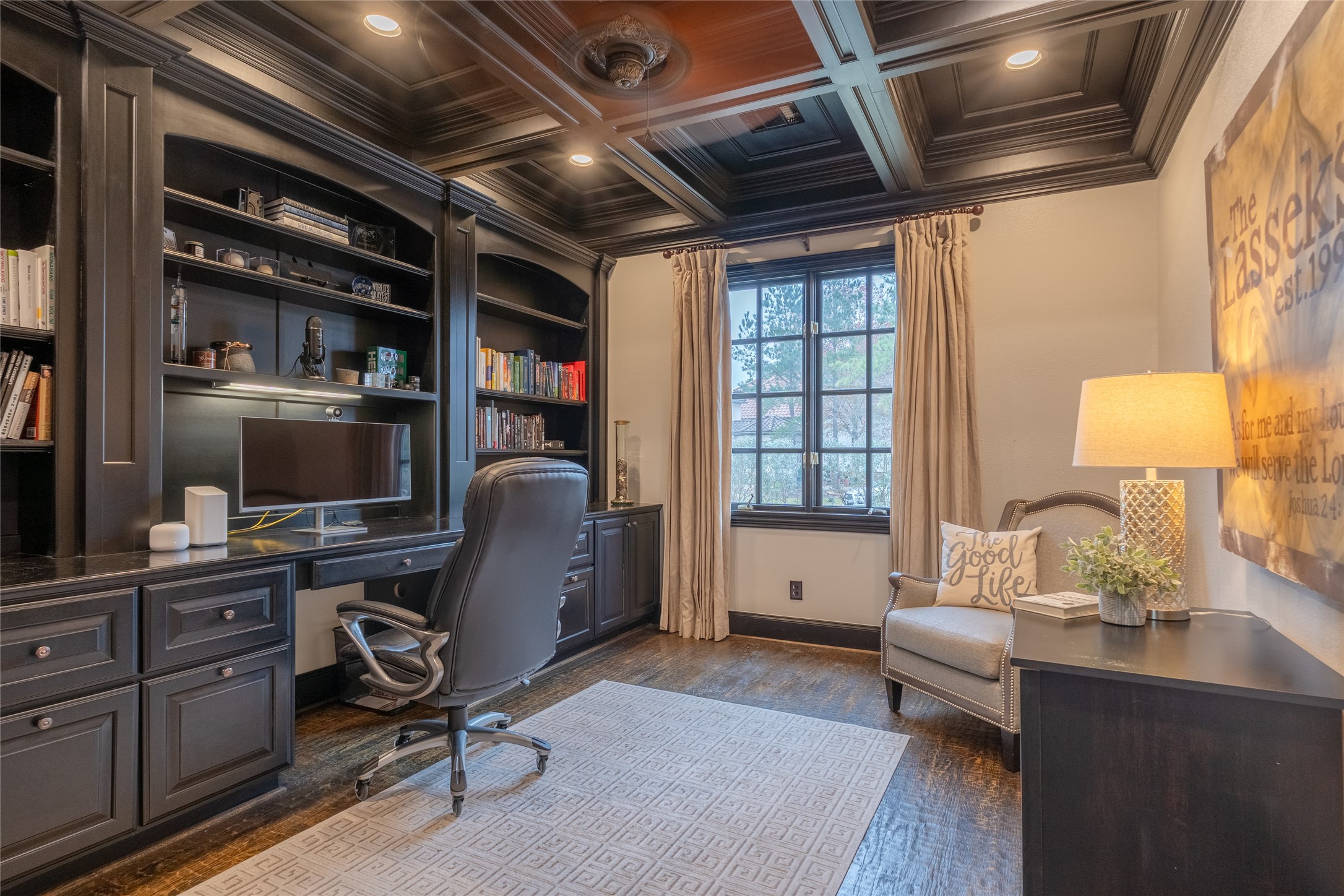 6 Rhapsody Bend Drive The Woodlands, TX 77382 - Photo 4 of 39 a workspace with furniture