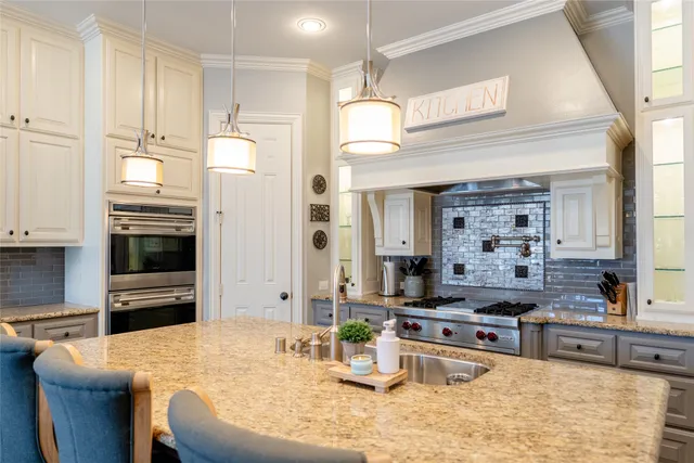 $1,050,000 | 6 Rhapsody Bend Drive, The Woodlands, TX 77382