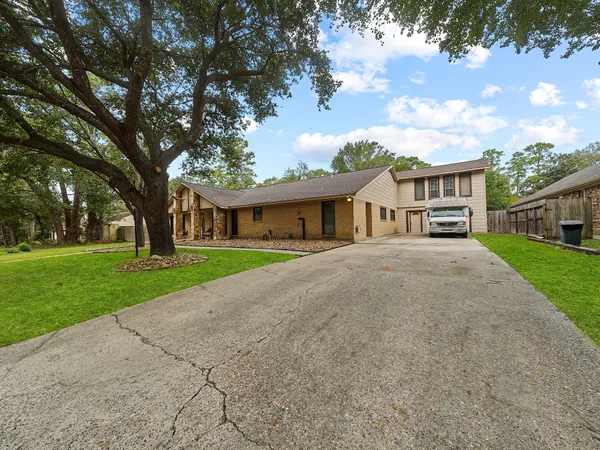 $575,000 | 510 Enchanted Hollow Drive, Spring, TX 77388