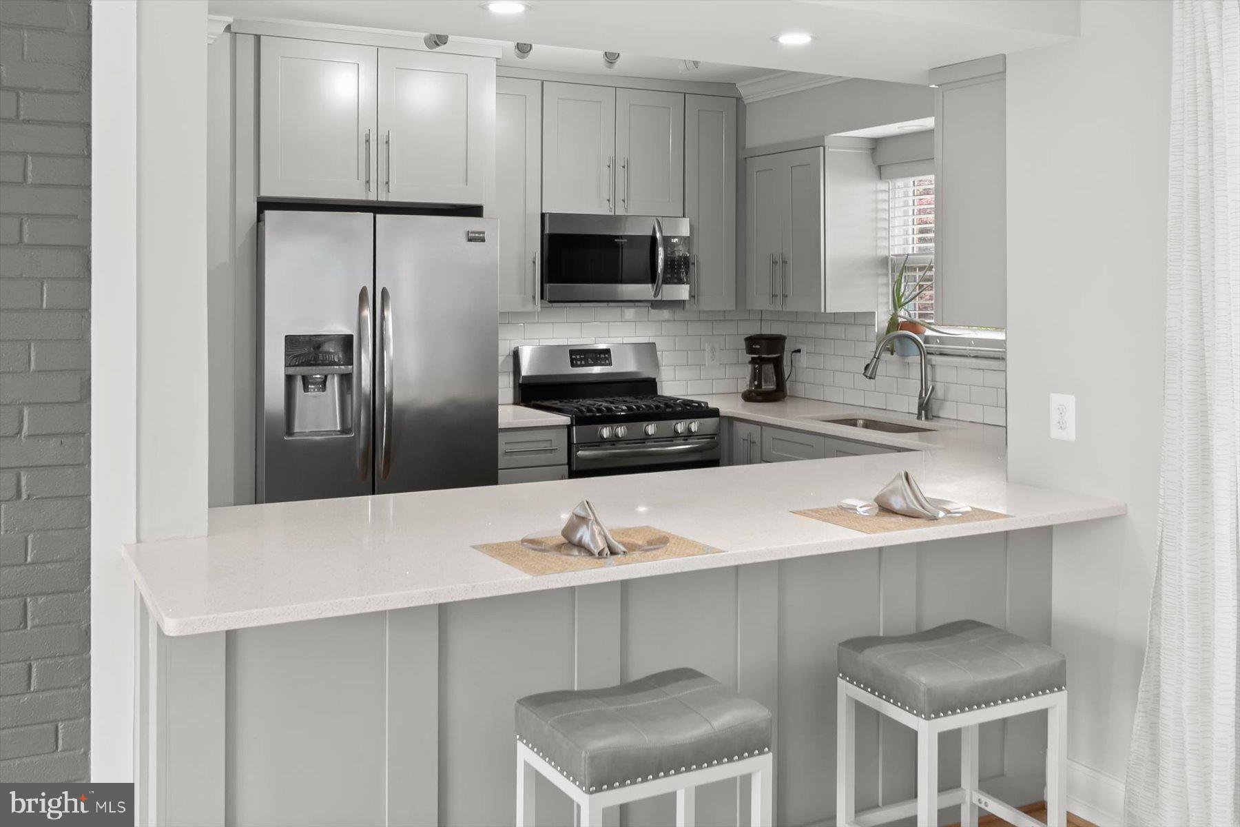 513 Gilmoure Drive Silver Spring, MD 20901 - Photo 19 of 60 Breakfast Bar Seating