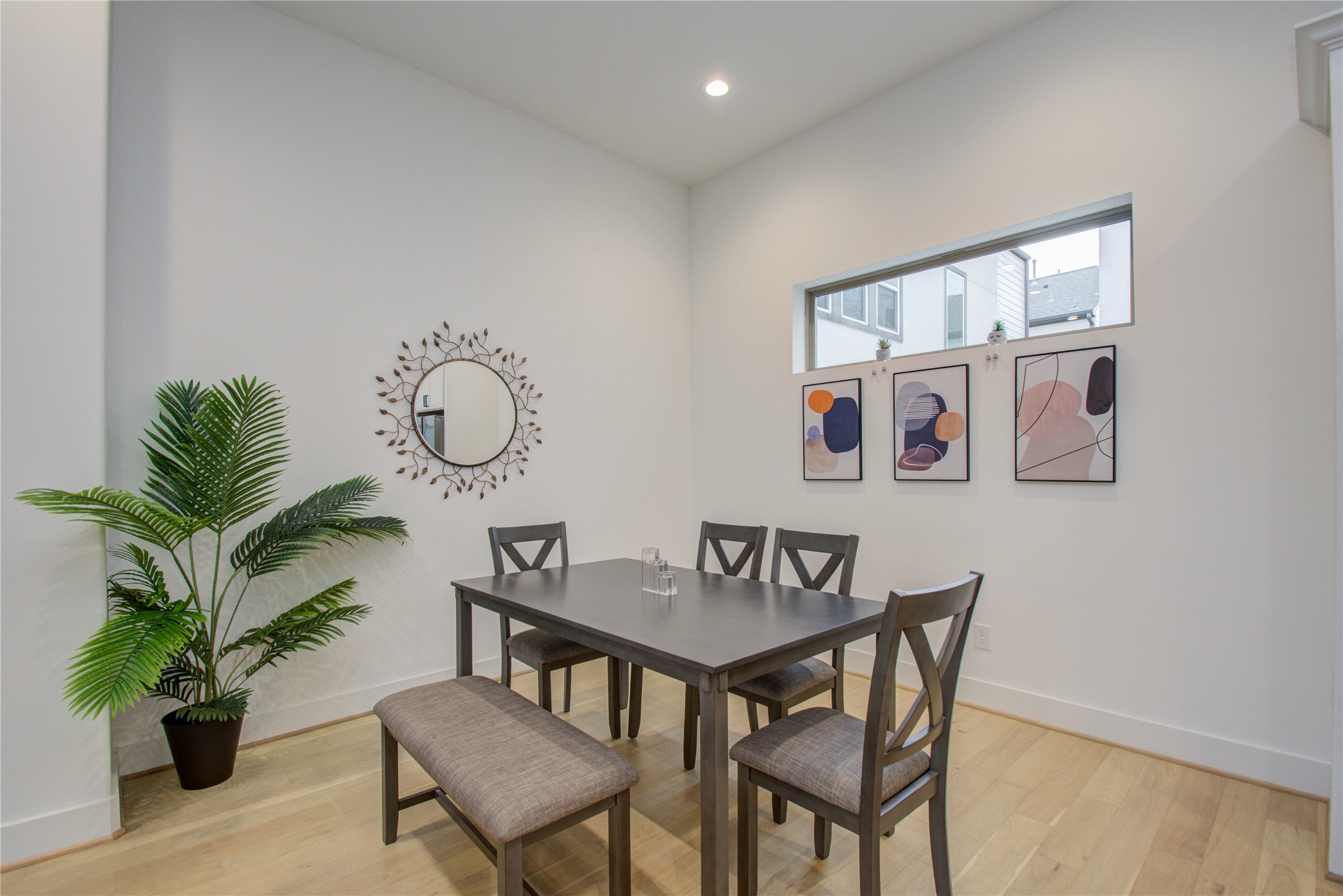 2315 Sherwin Street Houston, TX 77007 - Photo 12 of 50 a view of a livingroom with furniture and a potted plant